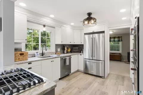 Kitchen - 169 Tom Swamp Rd, Hamden, CT 06518 photo 5 of 8
