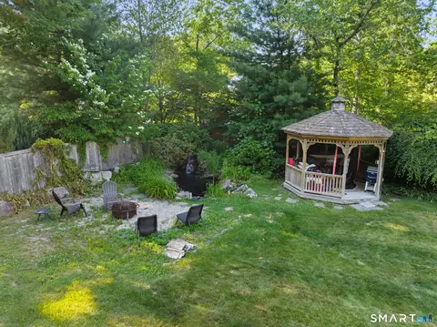 Exterior - 169 Tom Swamp Rd, Hamden, CT 06518 photo 4 of 6