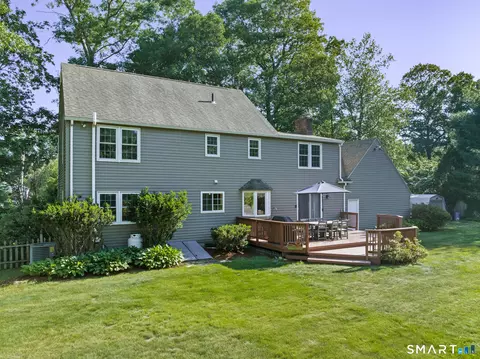 Exterior - 169 Tom Swamp Rd, Hamden, CT 06518 photo 5 of 6