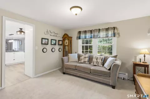 Entry Way - 169 Tom Swamp Rd, Hamden, CT 06518 photo 2 of 2