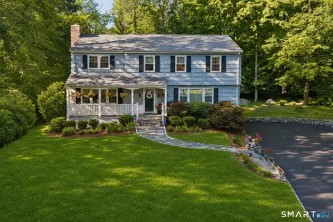 240 Fishing Trl, Stamford, CT 06903