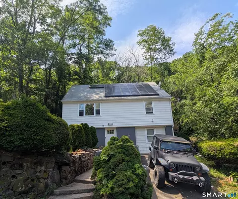 116 Rainbow Rd, Bridgeport, CT 06606