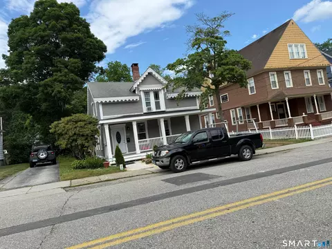 153 Mckinley Ave, Norwich, CT 06360
