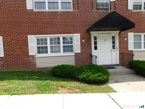 50 Greenhouse Rd #10A, Bridgeport, CT 06606
