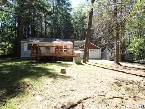 60 Lyon Rd, Woodstock, CT 06282