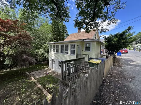 461 N Walnut St, Waterbury, CT 06704