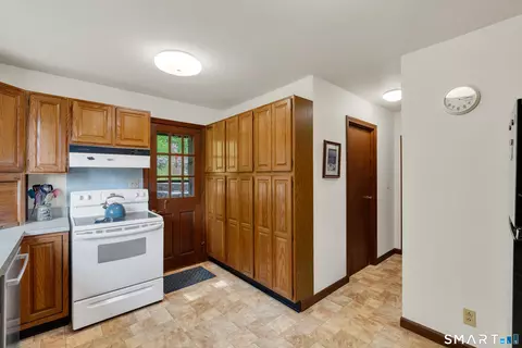 Entry Way - 16 Ledge Rd, Niantic, CT 06357 photo 1 of 1
