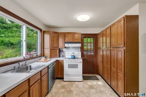 Kitchen - 16 Ledge Rd, Niantic, CT 06357 photo 2 of 4