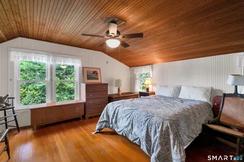 Bedroom - 16 Ledge Rd, Niantic, CT 06357 photo 3 of 5