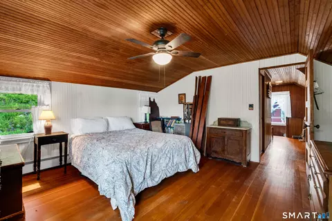 Bedroom - 16 Ledge Rd, Niantic, CT 06357 photo 4 of 5
