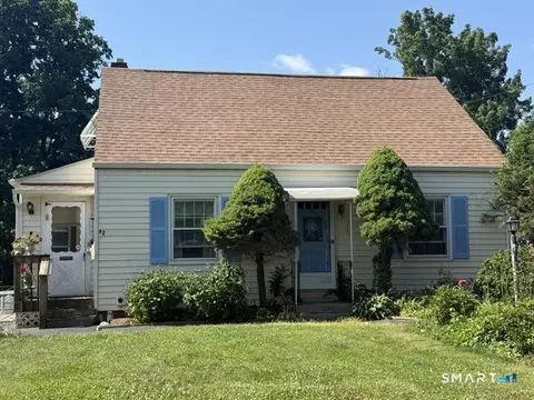 62 South St, Windsor Locks, CT 06096