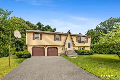 101 Abbey Ln, Windsor, CT 06095