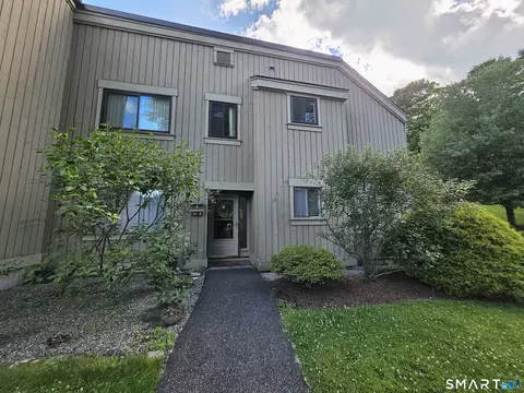 24 Heritage Vlg #A, Southbury, CT 06488