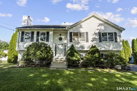 Exterior - 39 Joseph Ln, Hamden, CT 06514 photo 2 of 8
