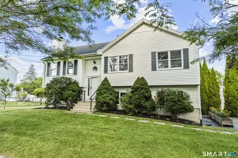 Exterior - 39 Joseph Ln, Hamden, CT 06514 photo 3 of 8