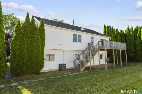 Exterior - 39 Joseph Ln, Hamden, CT 06514 photo 4 of 8