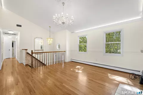 Living - 39 Joseph Ln, Hamden, CT 06514 photo 2 of 4