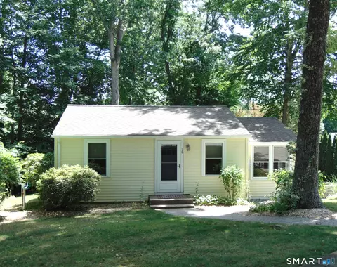 26 Wildwood Rd, Colchester, CT 06415
