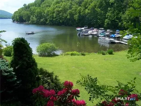 10 Candleview Dr, Sherman, CT 06784