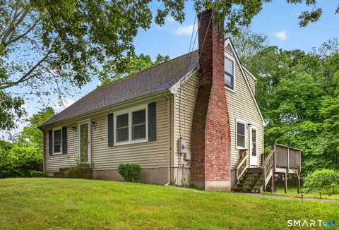 Exterior - 17 Hunters Path, Clinton, CT 06413 photo 2 of 8