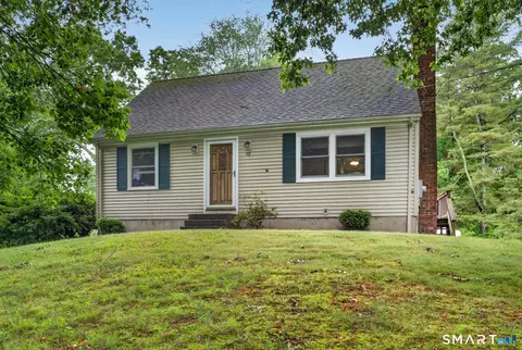 17 Hunters Path, Clinton, CT 06413