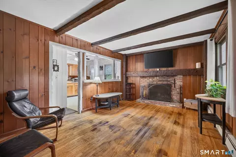 Living - 17 Hunters Path, Clinton, CT 06413 photo 2 of 3