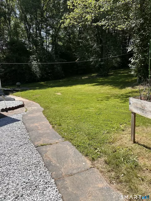 Exterior - 665 Bloomfield Ave, Windsor, CT 06095 photo 5 of 6