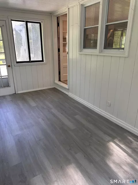 Exterior - 665 Bloomfield Ave, Windsor, CT 06095 photo 2 of 6