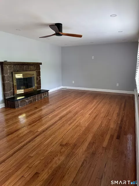 Living - 665 Bloomfield Ave, Windsor, CT 06095 photo 1 of 2