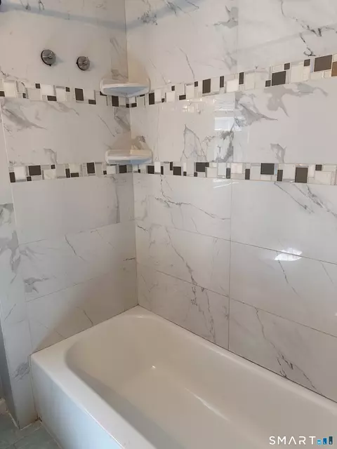 Bath - 665 Bloomfield Ave, Windsor, CT 06095 photo 3 of 3