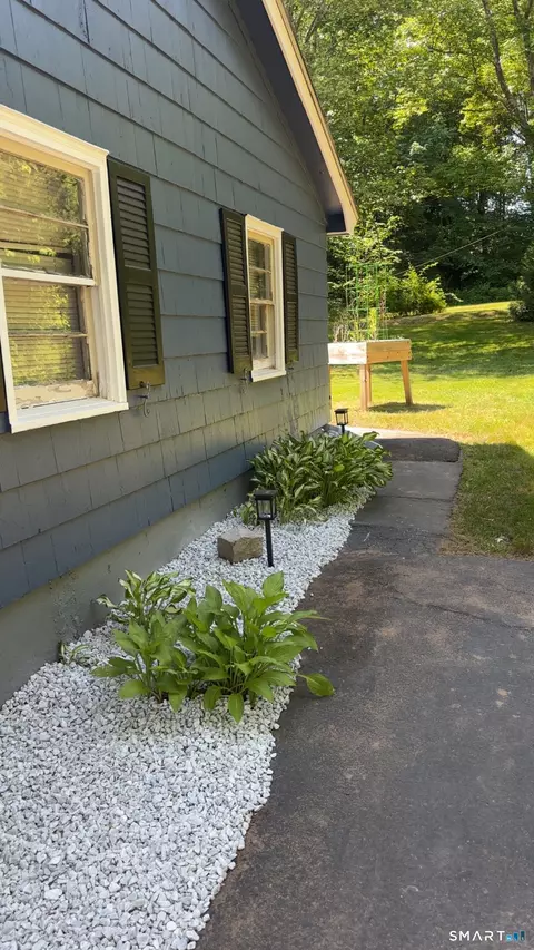 Exterior - 665 Bloomfield Ave, Windsor, CT 06095 photo 6 of 6