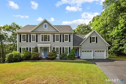 100 Hollister Dr, Avon, CT 06001
