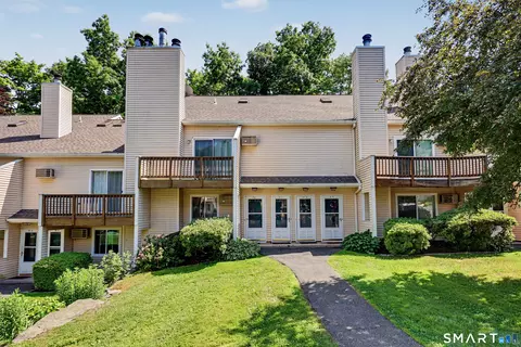 8 Rose Ln #24-7, Danbury, CT 06811