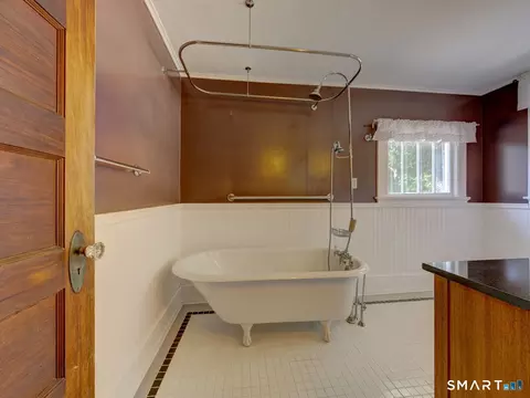 Bath - 64 Chestnut St, Windham, CT 06226 photo 1 of 3