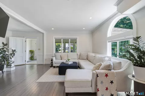Living - 31 Sols Point Rd, Clinton, CT 06413 photo 1 of 1