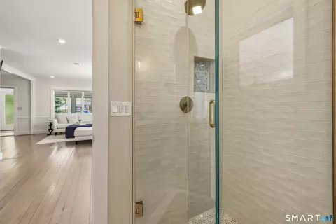 Entry Way - 31 Sols Point Rd, Clinton, CT 06413 photo 1 of 1