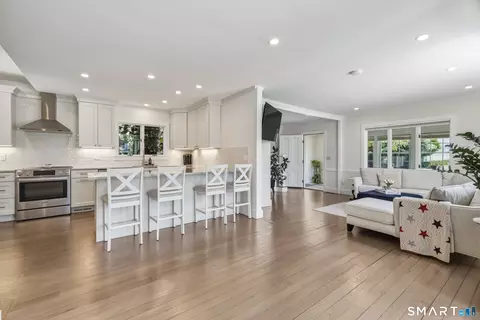 Kitchen - 31 Sols Point Rd, Clinton, CT 06413 photo 1 of 5