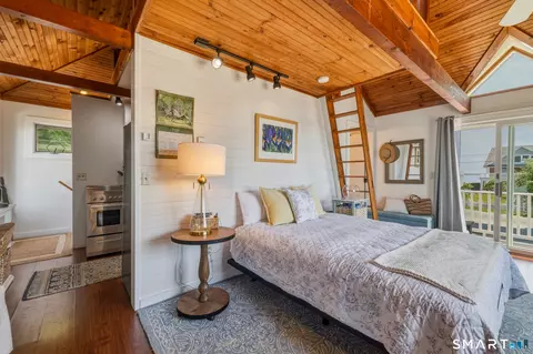 Bedroom - 31 Sols Point Rd, Clinton, CT 06413 photo 3 of 3