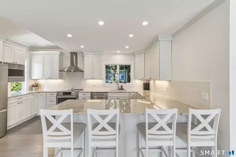 Kitchen - 31 Sols Point Rd, Clinton, CT 06413 photo 2 of 5