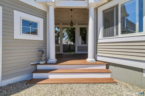 Exterior - 31 Sols Point Rd, Clinton, CT 06413 photo 4 of 9
