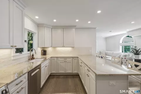 Kitchen - 31 Sols Point Rd, Clinton, CT 06413 photo 3 of 5
