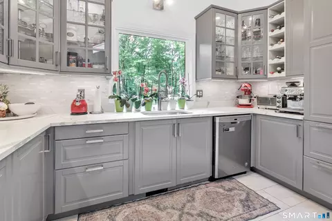 Kitchen - 110 Bart Rd, Monroe, CT 06468 photo 3 of 4