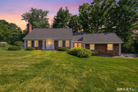 10 Kendrick Ln, Windsor, CT 06095