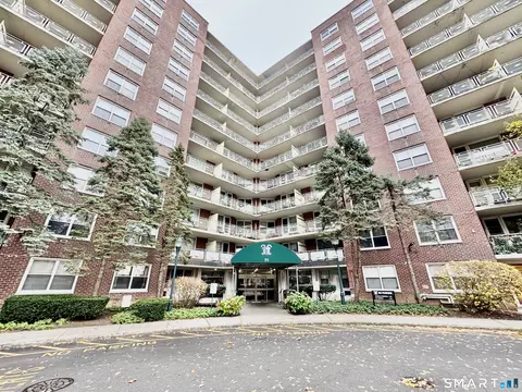 71 Strawberry Hill Ave #421, Stamford, CT 06902