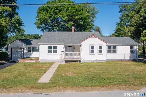 48 Edmond St, Putnam, CT 06260