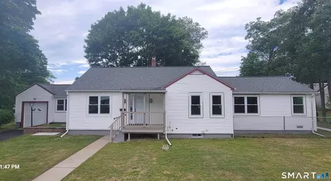48 Edmond St, Putnam, CT 06260