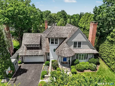 7 Hearthstone Dr, Riverside, CT 06878