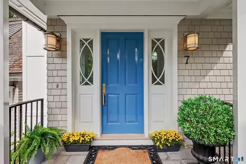 7 Hearthstone Dr, Riverside, CT 06878