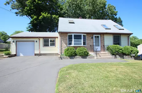 11 Forest Rd, Wallingford, CT 06492
