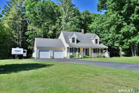 10 Ryler Ct, North Grosvenor Dale, CT 06255
